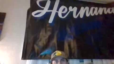 Snapshot of cloudyydayzz chatting on 02-25-26, 11:31 tallhungandcloudy online show from 02-25-26, 11:31