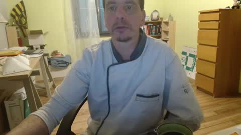 Snapshot of clouplefun chatting on 12-19-24, 05:18 clouplefun online show from 12-19-24, 05:18