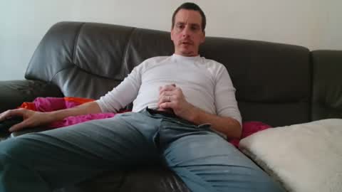 Snapshot of clouplefun chatting on 10-27-25, 08:07 clouplefun online show from 10-27-25, 08:07