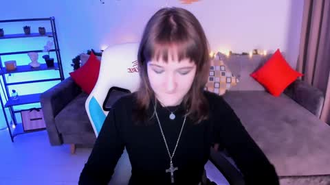 Snapshot of clover_red chatting on 01-14-25, 03:04 Clover follow me online show from 01-14-25, 03:04