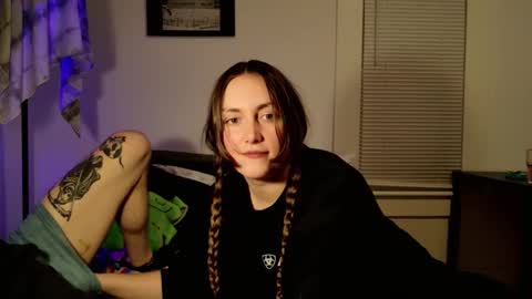 Clover online show from 11-25-25, 05:07