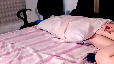 Snapshot of cloverblack18 chatting on 03-16-26, 06:39 erick online show from 03-16-26, 06:39