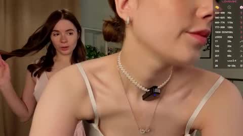 Snapshot of cloverfarewell chatting on 09-28-25, 01:11 Kira online show from 09-28-25, 01:11