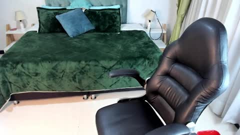 emely dolce online show from 02-18-25, 09:54