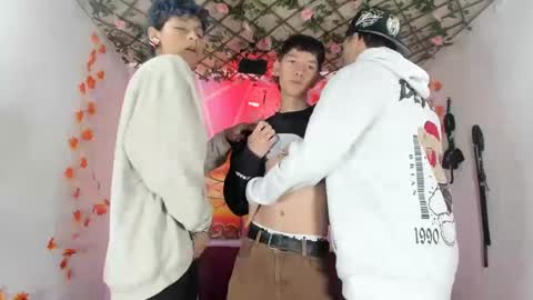 Snapshot of club_latinboys chatting on 09-15-25, 02:17 club_latinboys online show from 09-15-25, 02:17