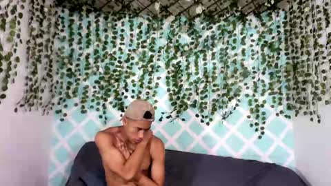 Snapshot of club_latinboys chatting on 10-12-25, 04:28 club_latinboys online show from 10-12-25, 04:28