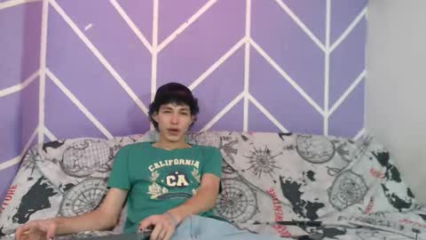 Snapshot of club_latinboys chatting on 10-13-25, 07:36 club_latinboys online show from 10-13-25, 07:36