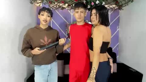 Snapshot of club_latinboys chatting on 05-12-26, 03:09 club_latinboys online show from 05-12-26, 03:09