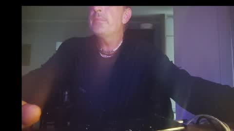 clubkes online show from 02-21-25, 04:16