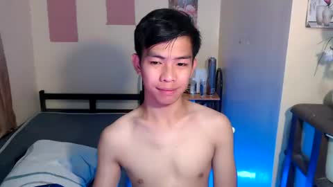 Snapshot of clyde_twinkx chatting on 06-17-26, 06:27 clyde_twinkx online show from 06-17-26, 06:27