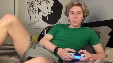 Snapshot of clydeaustin chatting on 12-30-24, 03:36 Clyde Austin online show from 12-30-24, 03:36