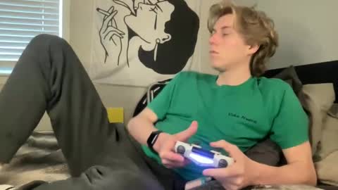 Snapshot of clydeaustin chatting on 01-15-25, 07:34 Clyde Austin online show from 01-15-25, 07:34