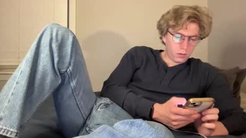 Snapshot of clydeaustin chatting on 10-03-25, 02:30 Clyde Austin online show from 10-03-25, 02:30