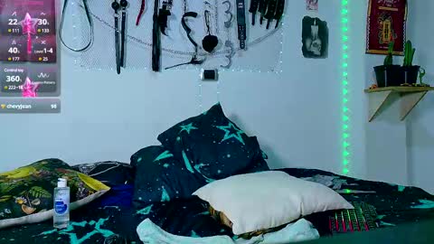 Clyde and Bunny online show from 03-05-25, 07:49