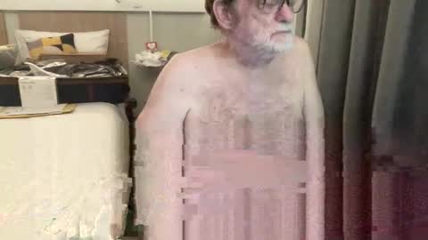 Snapshot of coach_karl chatting on 01-11-26, 08:36 Coach Karl Porn Star Tip me all the way to my next trip online show from 01-11-26, 08:36