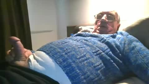 cock9635 online show from 03-01-25, 02:34