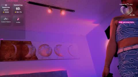 Valerie  nenitasexy online show from 11-25-25, 06:41