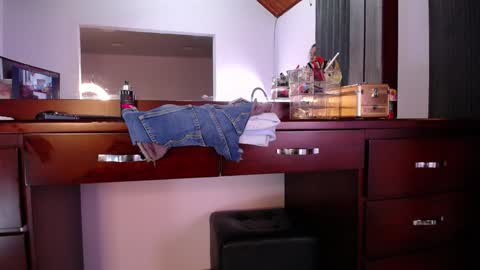 Sara Martinez      online show from 01-04-25, 10:16