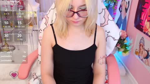 Mia online show from 12-21-24, 03:25