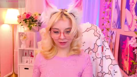 Mia online show from 03-08-25, 09:08