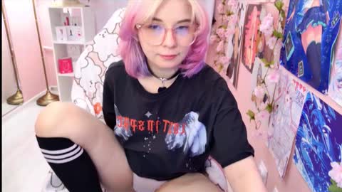 Mia online show from 10-07-25, 04:26