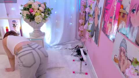 Mia online show from 05-14-26, 06:26