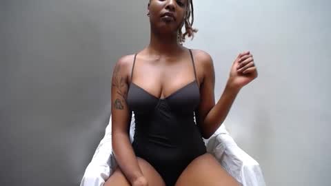 Coco online show from 02-21-26, 11:00