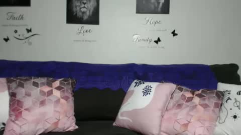 Snapshot of cocoscreamy chatting on 03-19-26, 01:37 CocosCreamy online show from 03-19-26, 01:37