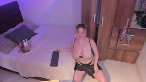 Snapshot of cocovolkovva chatting on 02-21-25, 07:43 cocovolkovva online show from 02-21-25, 07:43