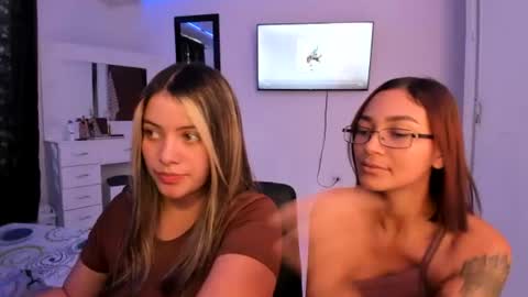 Asia y Samanta online show from 06-18-26, 09:08