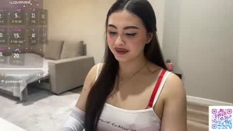 Snapshot of coffee_wihtout_milk chatting on 06-12-26, 10:19 Yumi online show from 06-12-26, 10:19