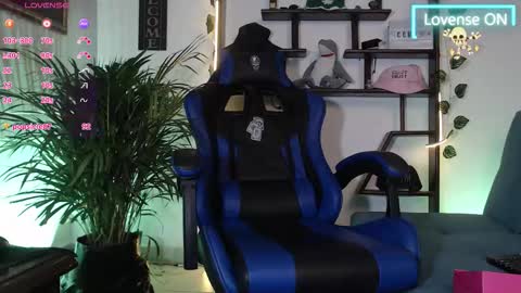 Snapshot of colby_scott chatting on 10-31-25, 01:23 Colby Scott online show from 10-31-25, 01:23