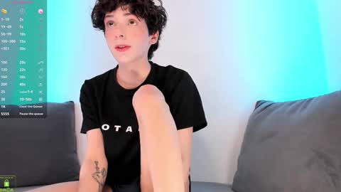 Snapshot of colestorm chatting on 10-14-25, 08:53 COLE online show from 10-14-25, 08:53