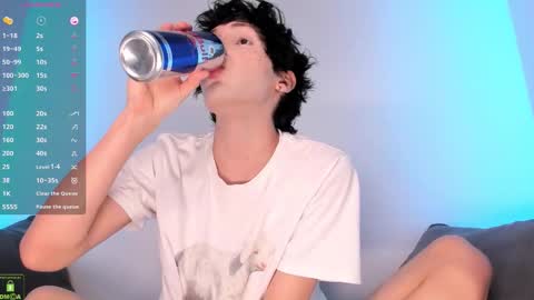 Snapshot of colestorm chatting on 11-12-25, 03:56 COLE online show from 11-12-25, 03:56