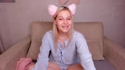 Snapshot of colleen_blake chatting on 01-02-25, 01:06 Collen Mon Tue Wed Thu Fri GMT 3 0300am - 0900am  online show from 01-02-25, 01:06