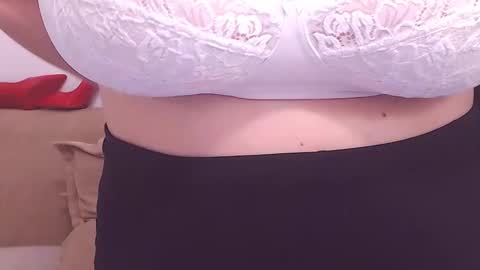 Snapshot of college_dream_bbw chatting on 01-19-25, 11:43 Maddison online show from 01-19-25, 11:43