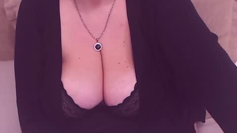 Snapshot of college_dream_bbw chatting on 02-10-25, 12:19 Maddison online show from 02-10-25, 12:19