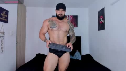 college_muscle_ass online show from 04-18-26, 06:50
