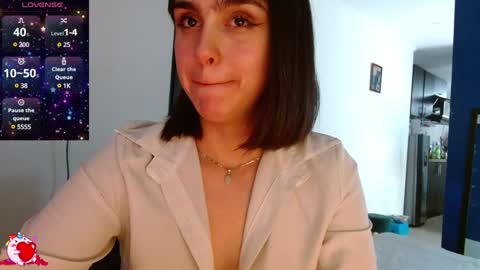 Snapshot of collette_beaufoy chatting on 12-07-24, 03:41 Collette online show from 12-07-24, 03:41