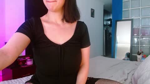 Snapshot of collette_beaufoy chatting on 01-19-25, 07:58 Collette online show from 01-19-25, 07:58