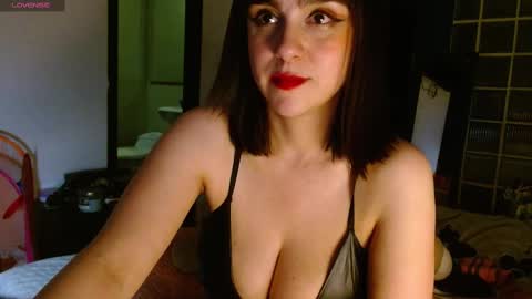 Snapshot of collette_beaufoy chatting on 02-11-25, 06:19 Collette online show from 02-11-25, 06:19