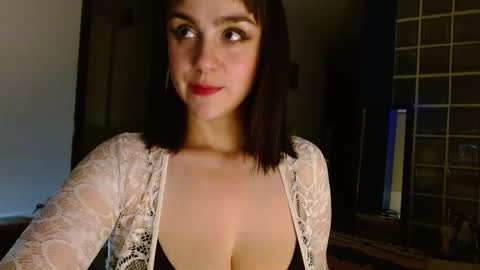 Snapshot of collette_beaufoy chatting on 03-10-25, 01:12 Collette online show from 03-10-25, 01:12