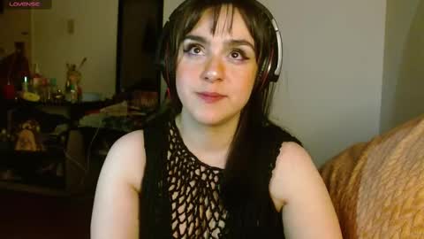 Snapshot of collette_beaufoy chatting on 09-12-25, 04:23 Collette online show from 09-12-25, 04:23