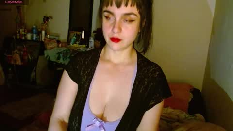 Snapshot of collette_beaufoy chatting on 10-11-25, 06:34 Collette online show from 10-11-25, 06:34