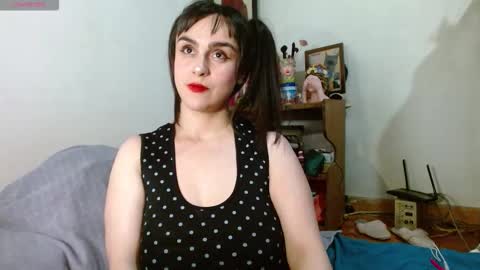 Snapshot of collette_beaufoy chatting on 10-19-25, 10:32 Collette online show from 10-19-25, 10:32
