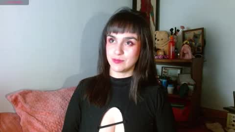 Snapshot of collette_beaufoy chatting on 10-20-25, 04:18 Collette online show from 10-20-25, 04:18