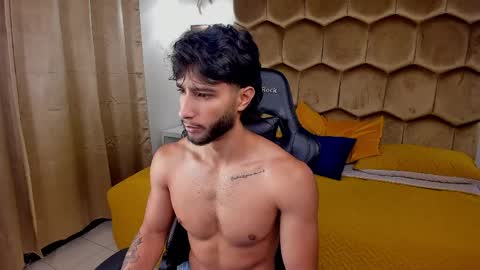 Snapshot of collins_emmett chatting on 04-02-26, 06:00 EMMETT COLLINS online show from 04-02-26, 06:00