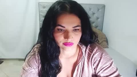Snapshot of colombi4spice chatting on 09-25-25, 04:00 viviana online show from 09-25-25, 04:00