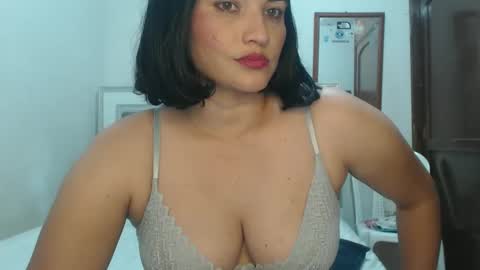 Snapshot of colombi4spice chatting on 04-24-26, 08:55 viviana online show from 04-24-26, 08:55