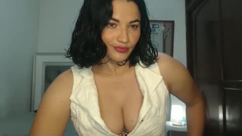 Snapshot of colombi4spice chatting on 04-27-26, 08:40 viviana online show from 04-27-26, 08:40